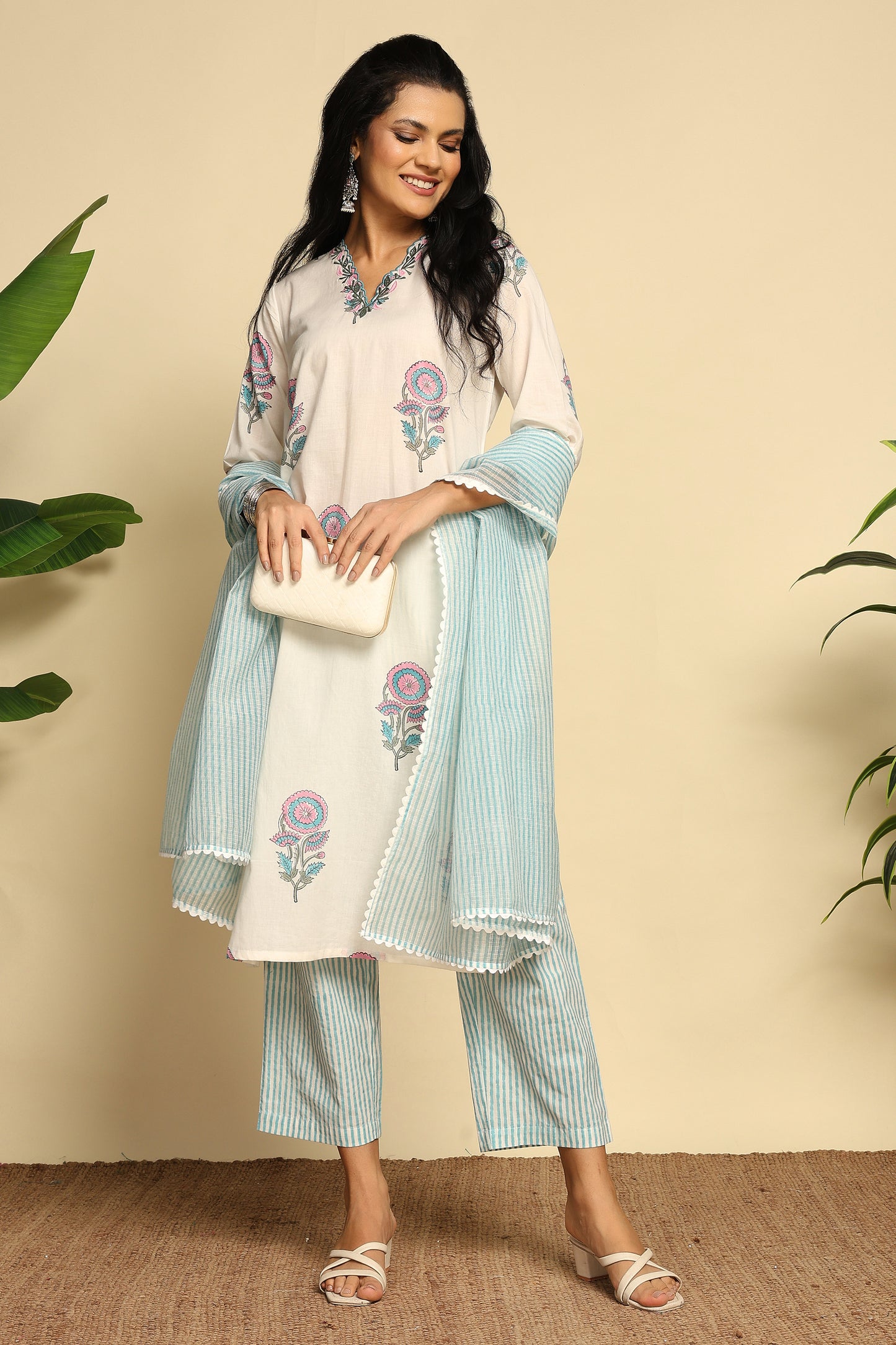 Tanvi Set