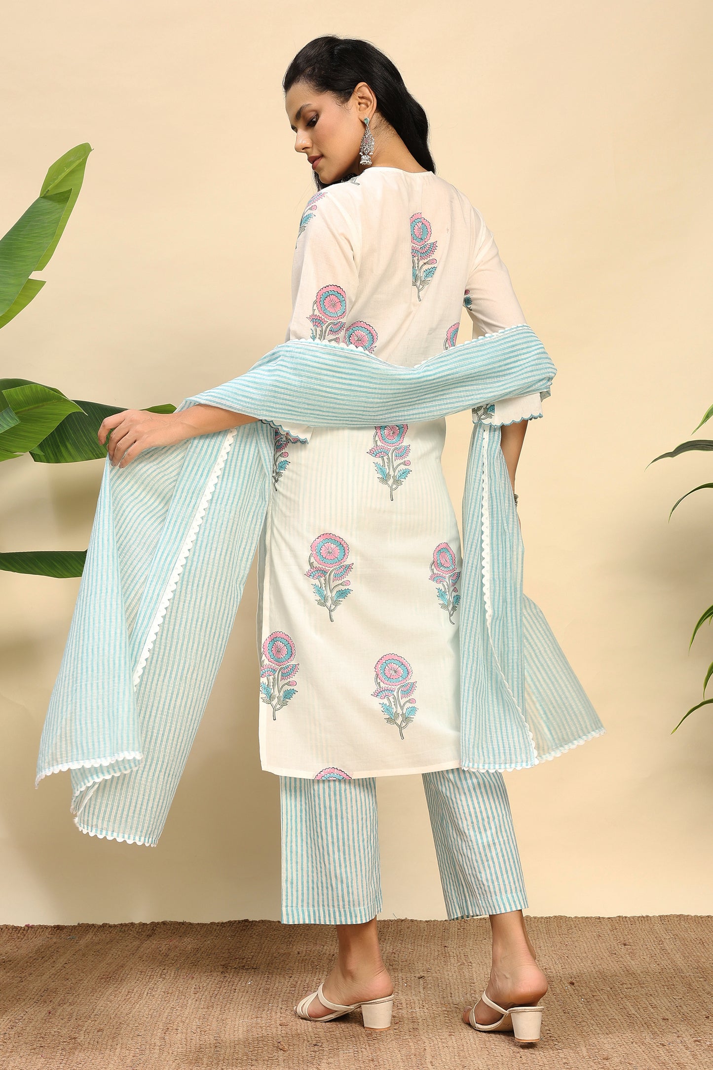 Tanvi Set