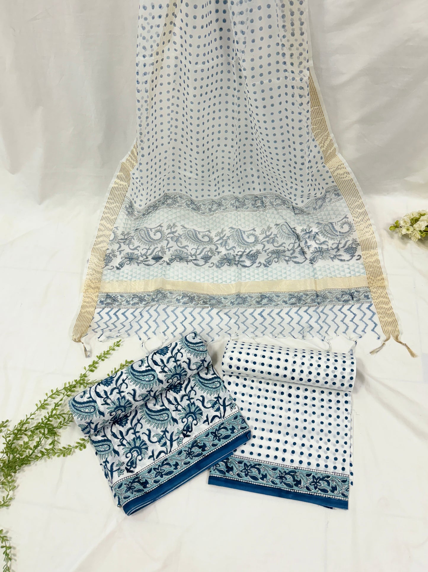 Lapis Unstitched
